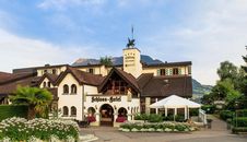 Schloss-Hotel Swiss-Chalet AG
