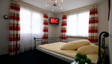 Hotel R5