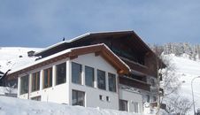 Hotel Cuntera