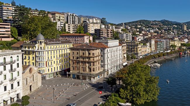 International au Lac Historic Lakeside Hotel