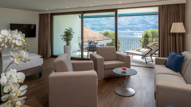 Image 47 - Hotel & Lounge Lago Maggiore
