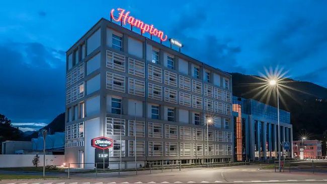 Image 11 - Hampton by Hilton Locarno